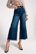 Load image into Gallery viewer, Fray Hem Cropped Jeans in Blue