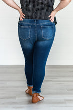 Load image into Gallery viewer, Impress You Mid Rise Skinny Jeans