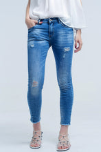 Load image into Gallery viewer, Skinny Jeans in Medium Wash With Rips