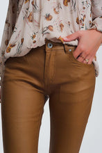 Load image into Gallery viewer, Coated Skinny Pants in Camel