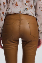 Load image into Gallery viewer, Coated Skinny Pants in Camel