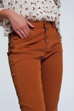 Load image into Gallery viewer, Caldera Jeans With Button Closure