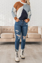 Load image into Gallery viewer, Center of Attention Distressed Jeans